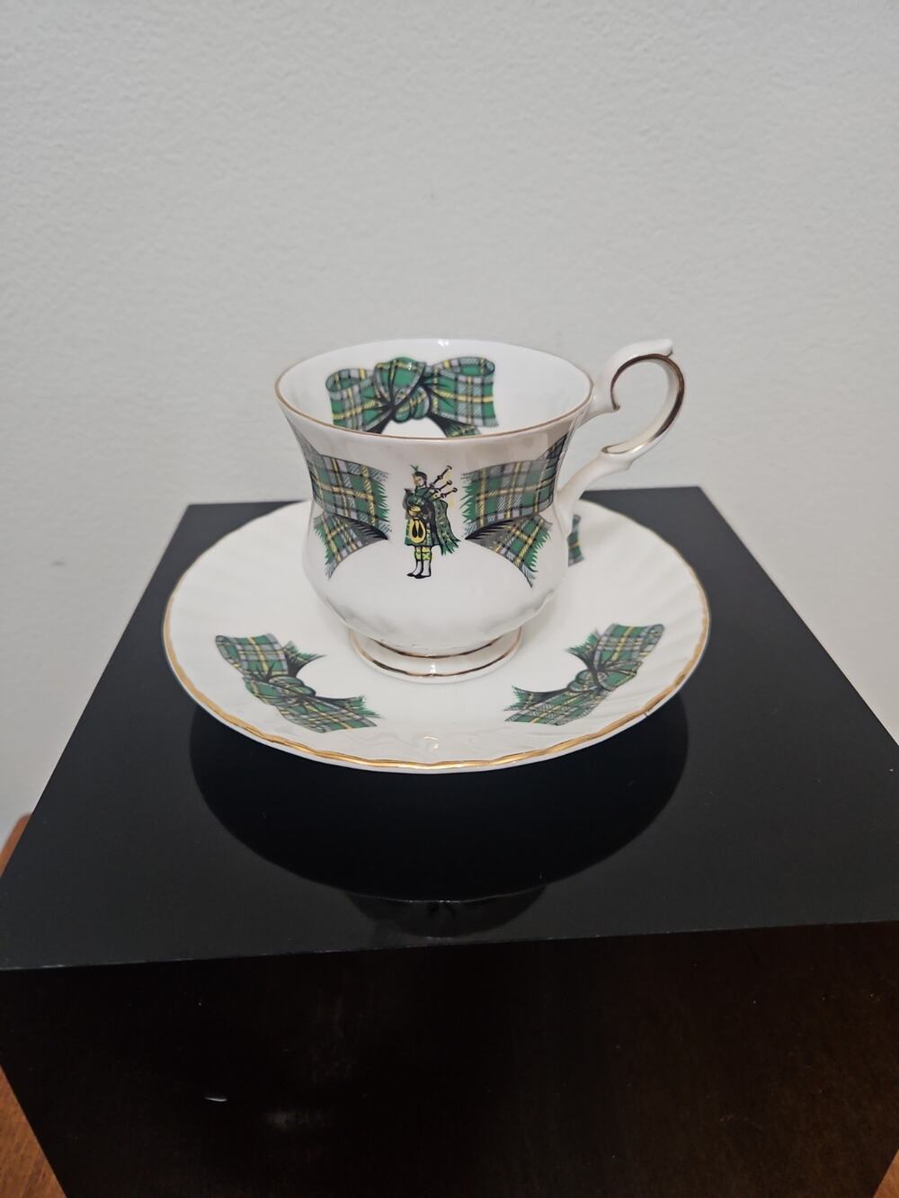 Vintage Elizabethan Fine Bone China Cape Breton Island Tartan Teacup & Saucer...